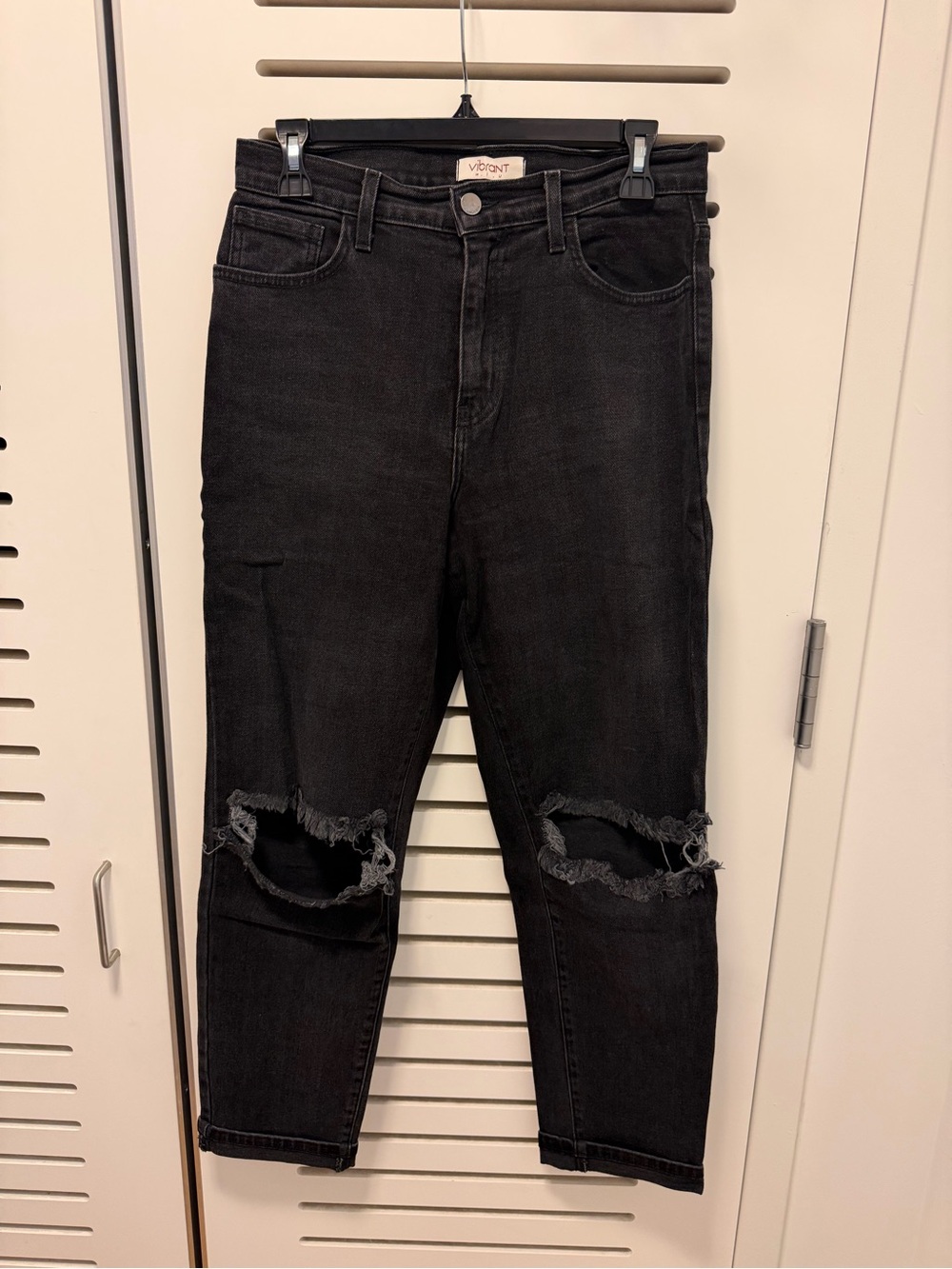 Vibrant M.i.U. High Rise Distressed Ripped Knee Jeans - Black - Size 28